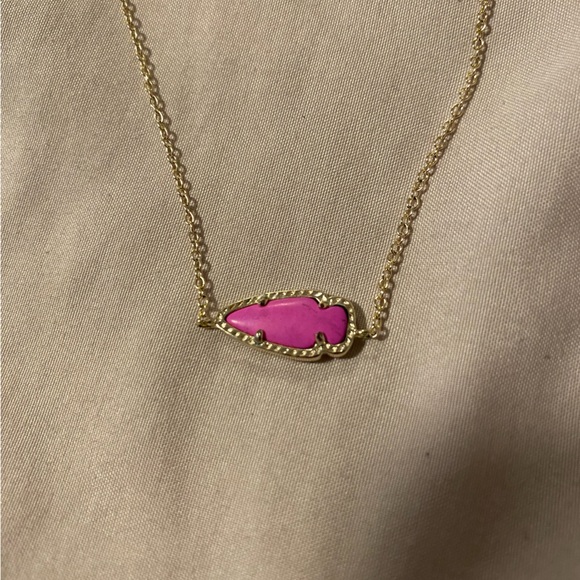 Kendra Scott Pink Arrowhead Necklace - Picture 1 of 5